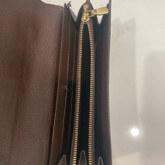Louis Vuitton Wallet - Picture 6 of 8